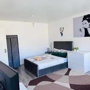 Modern In A 4 Bedroom Flat In London, Shared Bathroom! , Londres Reino Unido